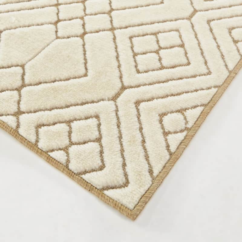 Munoz Transitional Trellis Area Rug