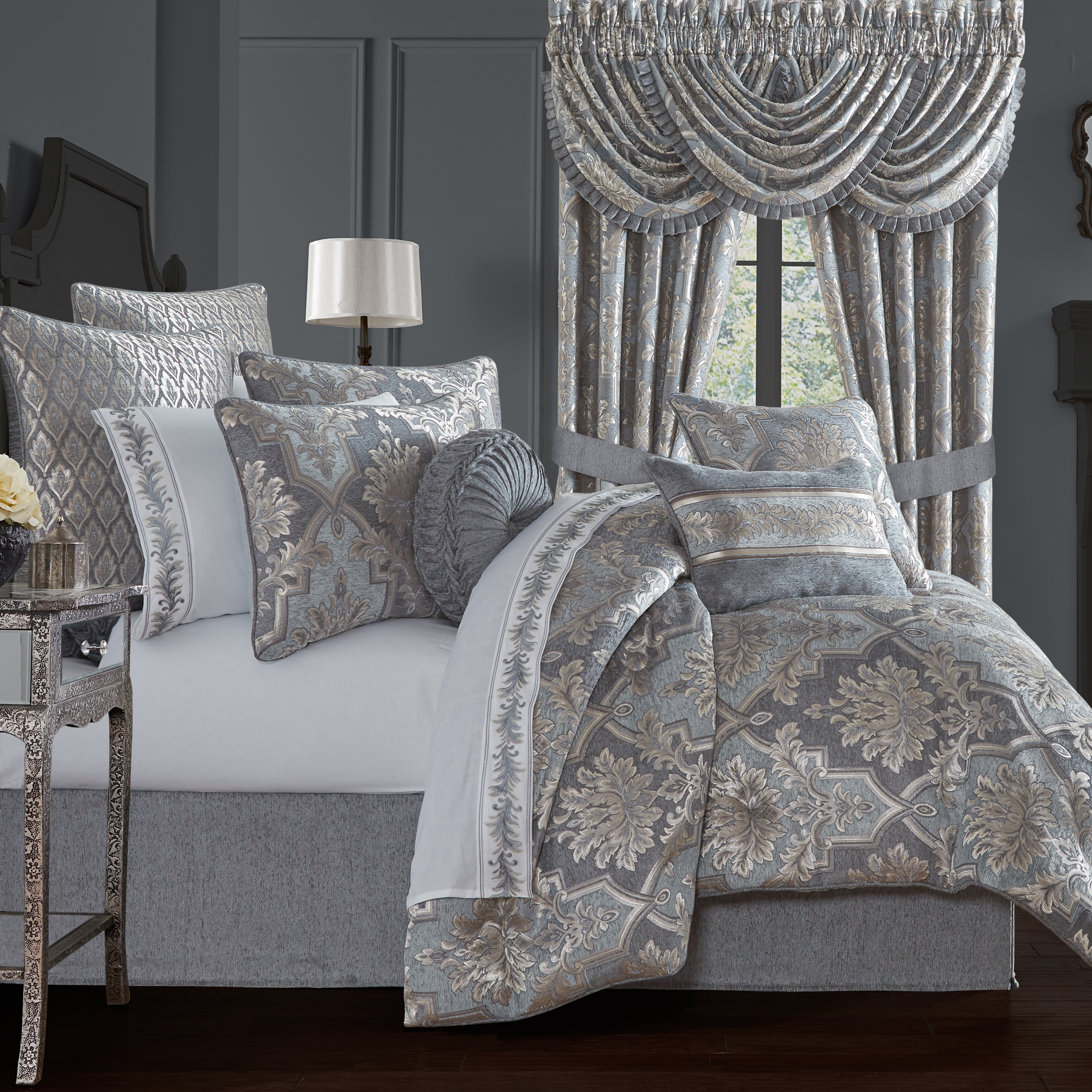 J. Queen New York Woodhaven Comforter Set.