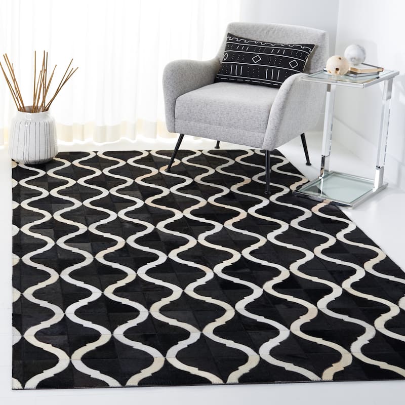 SAFAVIEH Handmade Studio Leather Meagan Mid-Century Modern Rug - 6' x 9' - Black/Beige