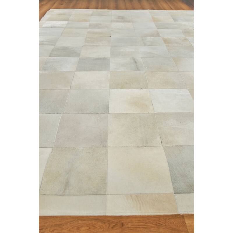 EXQUISITE RUGS Natural Hide Hand-stitched Leather Hide White Area Rug.