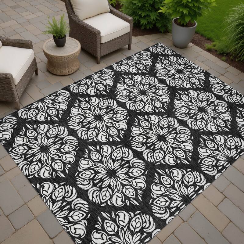 Machine Washable Indoor/ Outdoor Damask Pearl Chantille Rug
