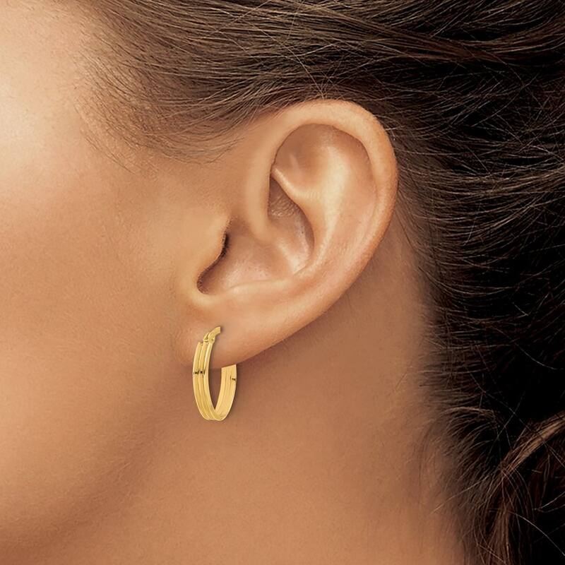 Curata 10k Yellow Gold 4mm Polished and Grooved Oval Wide Hoop Earrings - 20mm 24mm