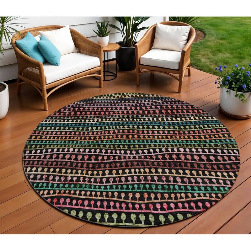 HomeRoots Striped Transitional Rectangle Outdoor Rug - 8' Round
