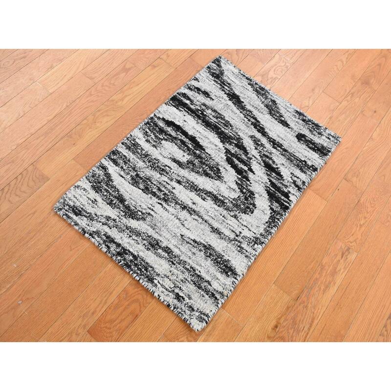 Shahbanu Rugs Ivory with Mix of Black, Hand Knotted, Modern Design