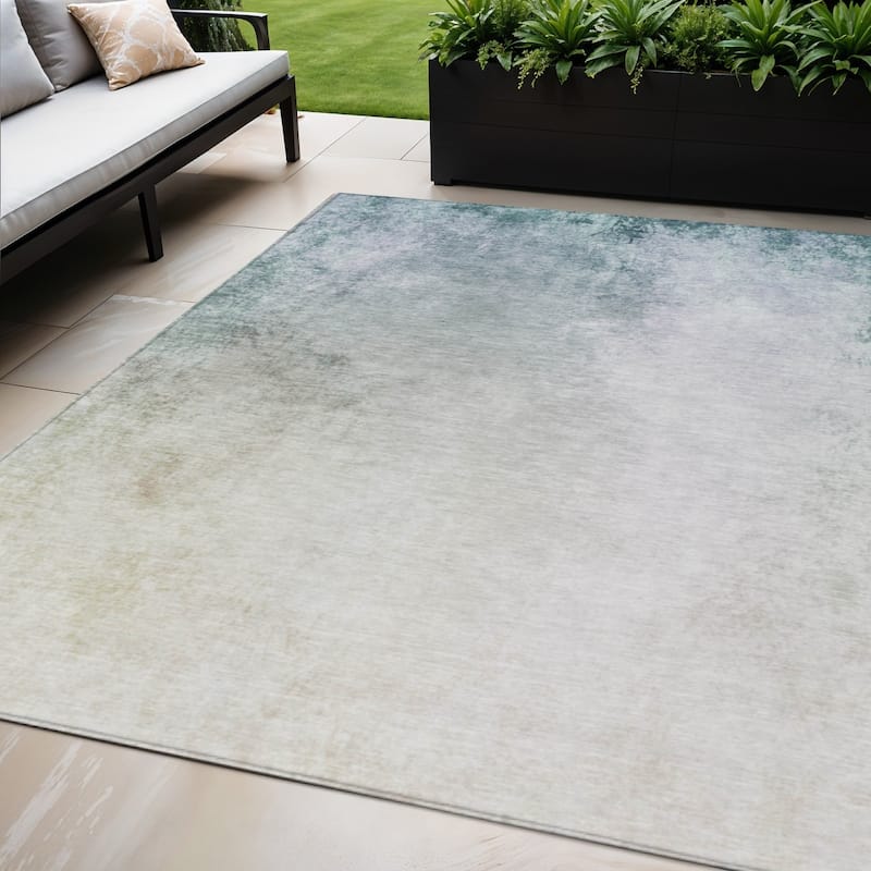 HomeRoots Ombre Transitional Rectangle Outdoor Rug - 5' X 8'