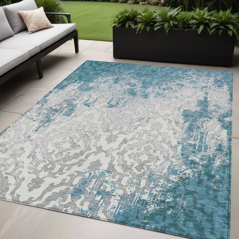 HomeRoots Medallion Transitional Rectangle Outdoor Rug - 5' X 8'