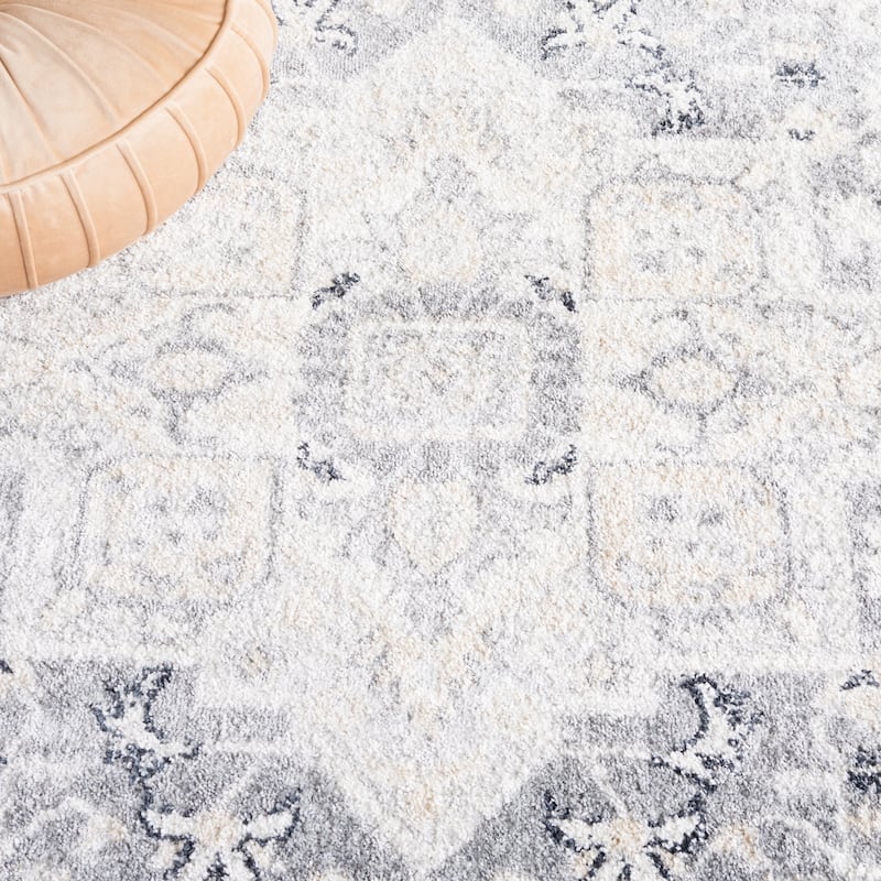 SAFAVIEH Layla Lorelei Shabby Chic Farmhouse Rug