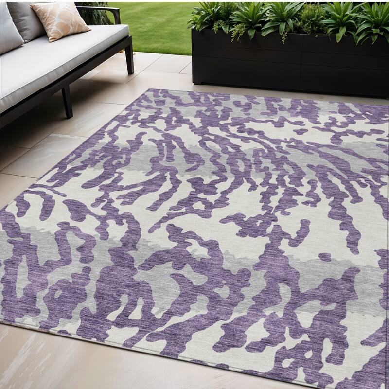 HomeRoots Animal Print Transitional Rectangle Outdoor Rug - 5' X 8'
