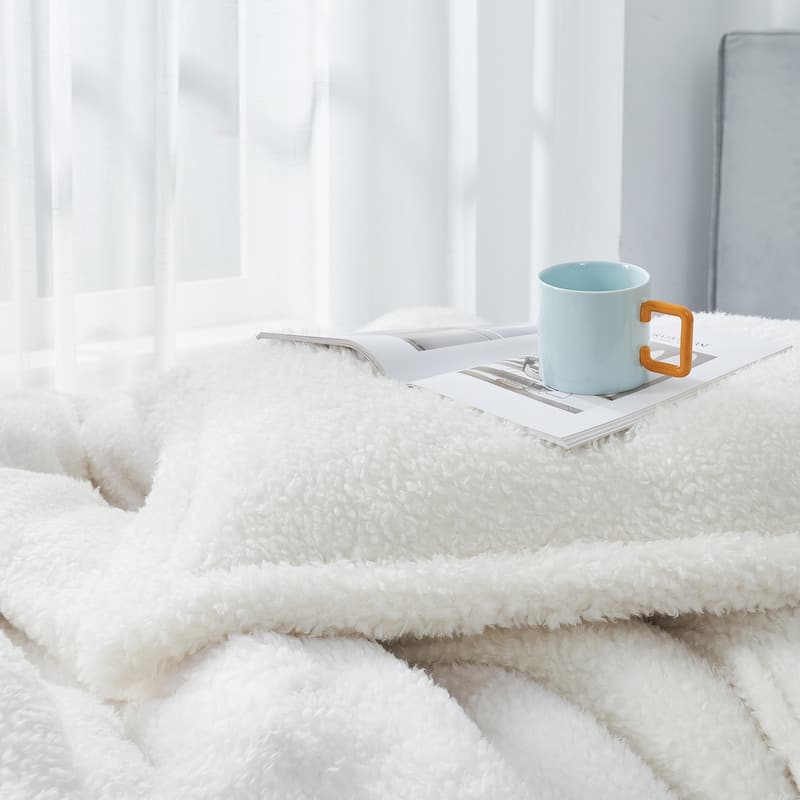 Pumi - Coma Inducer® Oversized Comforter Set - White