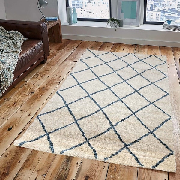 https://ak1.ostkcdn.com/images/products/is/images/direct/f3910d2abb01bf40978c966d6bee27bf325ce362/Pyramid-Decor-Area-Rugs-for-Clearance-Beige-Modern-Geometric-Design.jpg?impolicy=medium