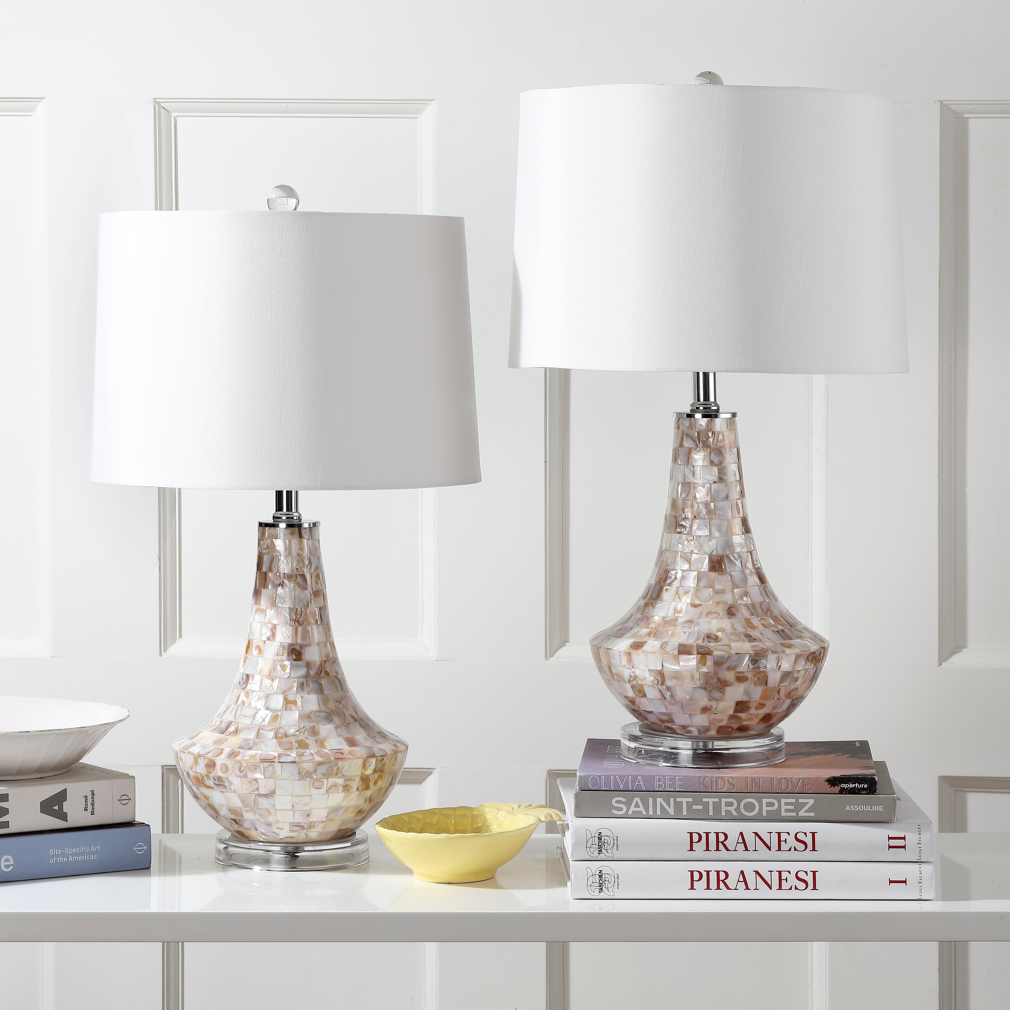 Harlow bee store table lamp
