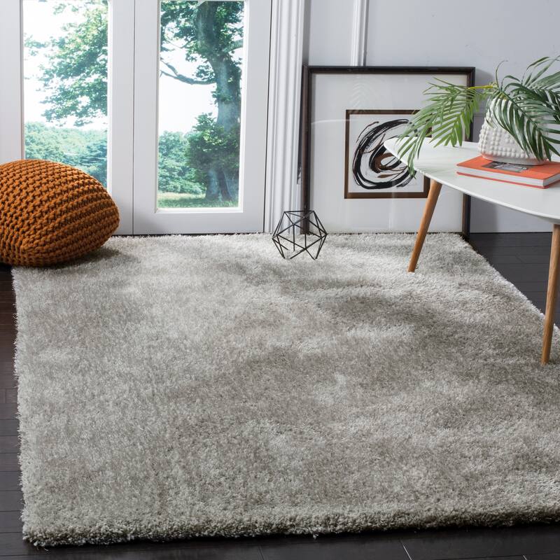 SAFAVIEH Handmade Toronto Shag Mikaela Polyester Rug - 4' x 6' - Light Grey