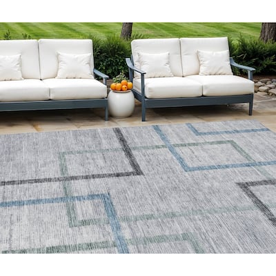 HomeRoots Geometric Transitional Rectangle Outdoor Rug