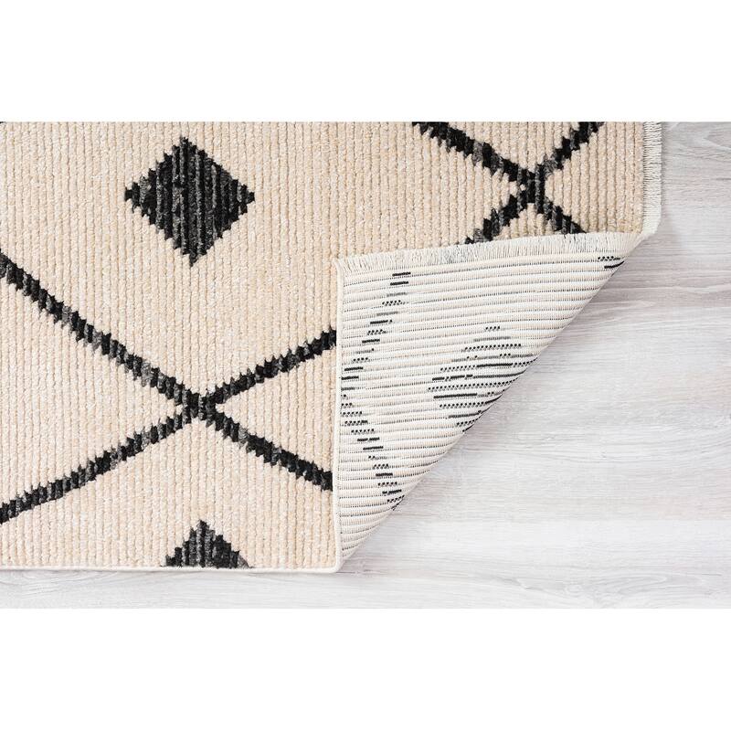 Juniper Collection Ivory Machine Made Indoor Area Rug