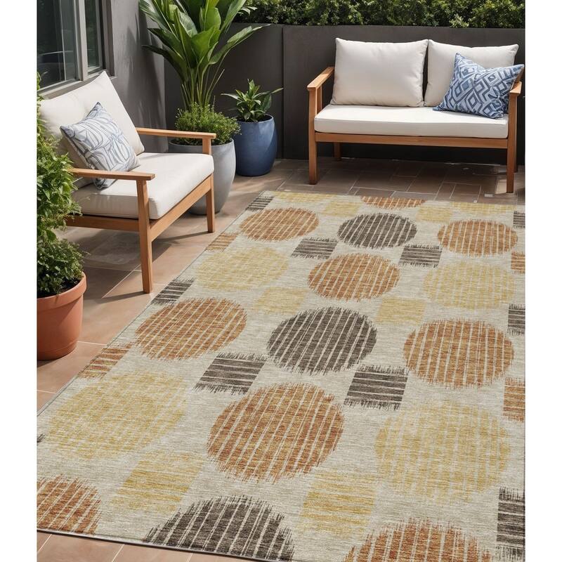 HomeRoots Geometric Transitional Rectangle Outdoor Rug - 5' X 8'