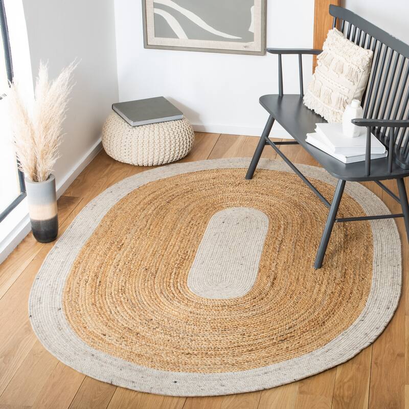 SAFAVIEH Handmade Braided Hvonn Jute Rug - 5' x 7' Oval - Beige/Natural