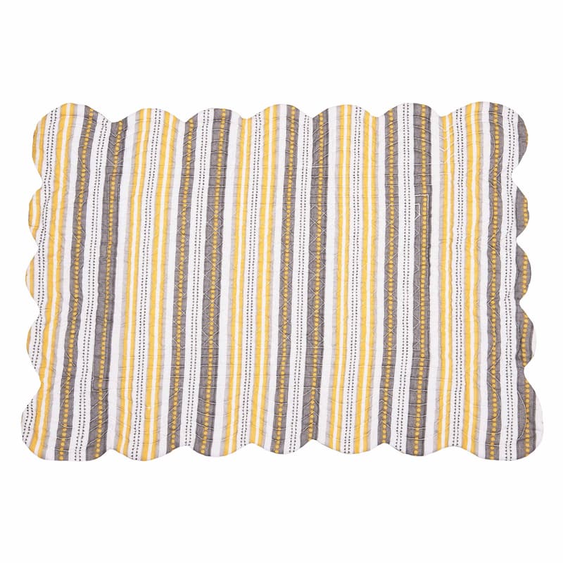Shay Damask Placemats Set of 6, 13" x 19"