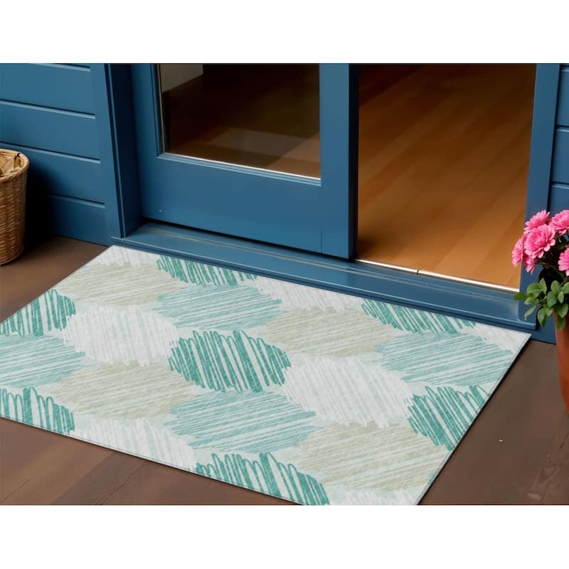 HomeRoots Geometric Transitional Rectangle Outdoor Rug - 3' x 5'
