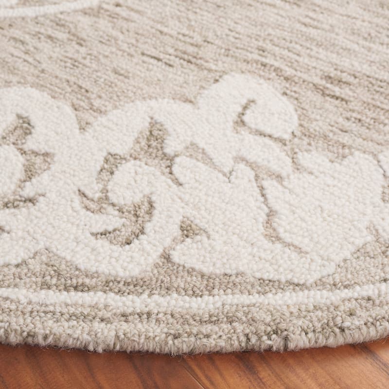 SAFAVIEH Handmade Abstract Kalyani Medallion Wool Rug