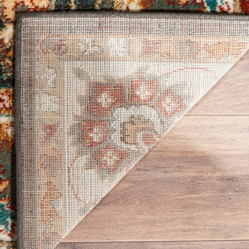 SAFAVIEH Summit Taisia Traditional Oriental Rug