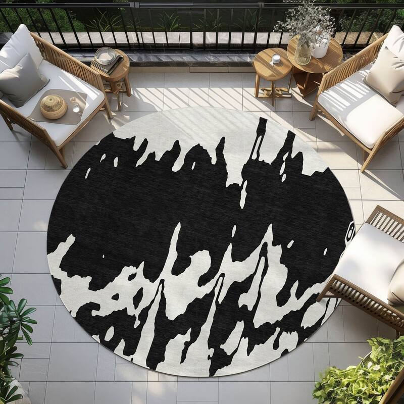 Machine Washable Indoor/ Outdoor Modern Abstract Chantille Rug - Black - 8' x 8'