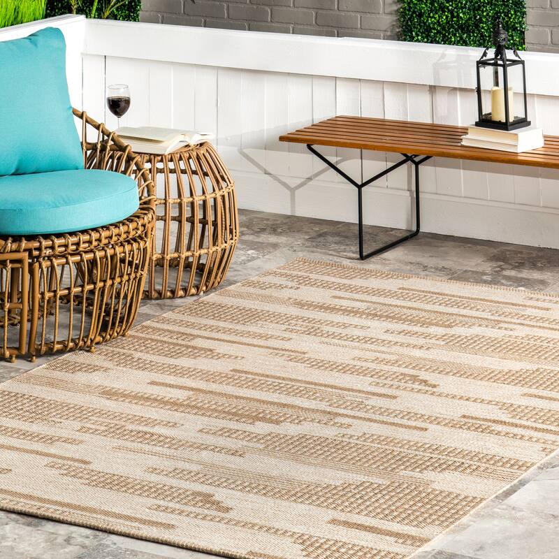 Nuloom Maddy Abstract Lined Indoor/Outdoor Area Rug