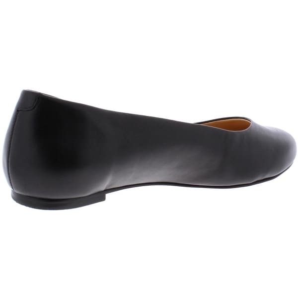 cushioned black flats