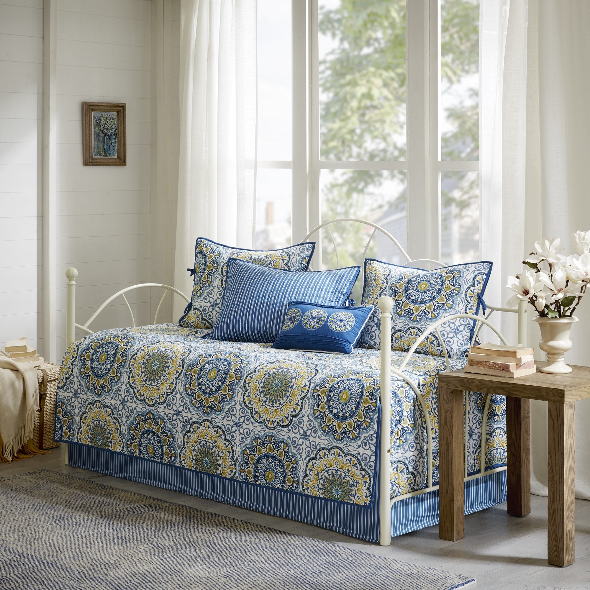 Madison Park Tangiers Blue Printed 6 Piece Day Bed Cover Set