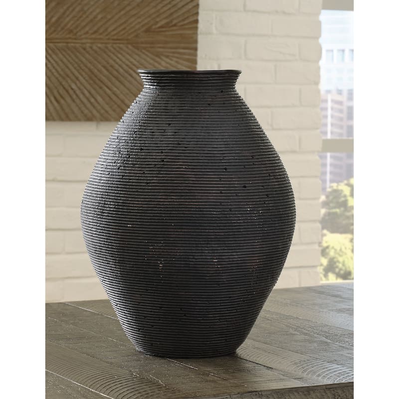 Hannela Vase