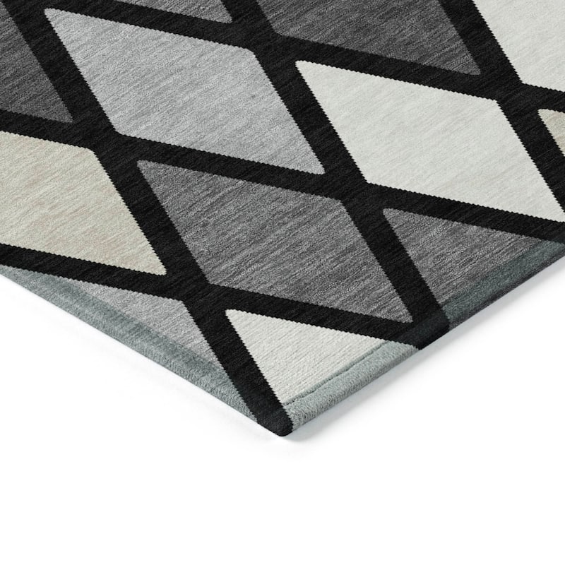 Machine Washable Indoor/ Outdoor Chantille Diamond Prism Rug