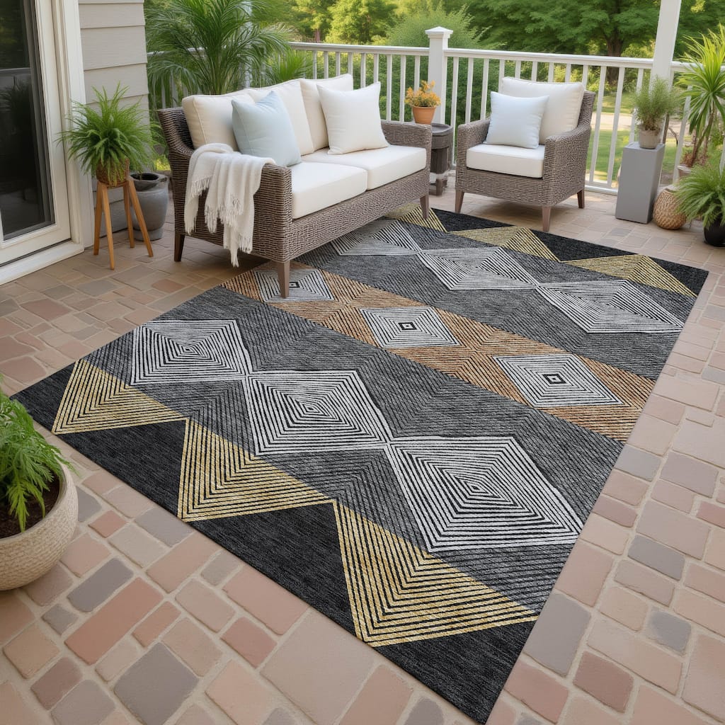 Machine Washable Indoor/ Outdoor Modern Mission Chantille Rug