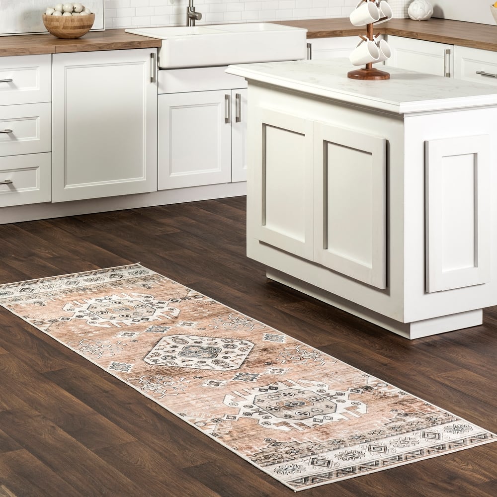Nuloom Evelina Traditional SplashGuard Machine Washable Area Rug