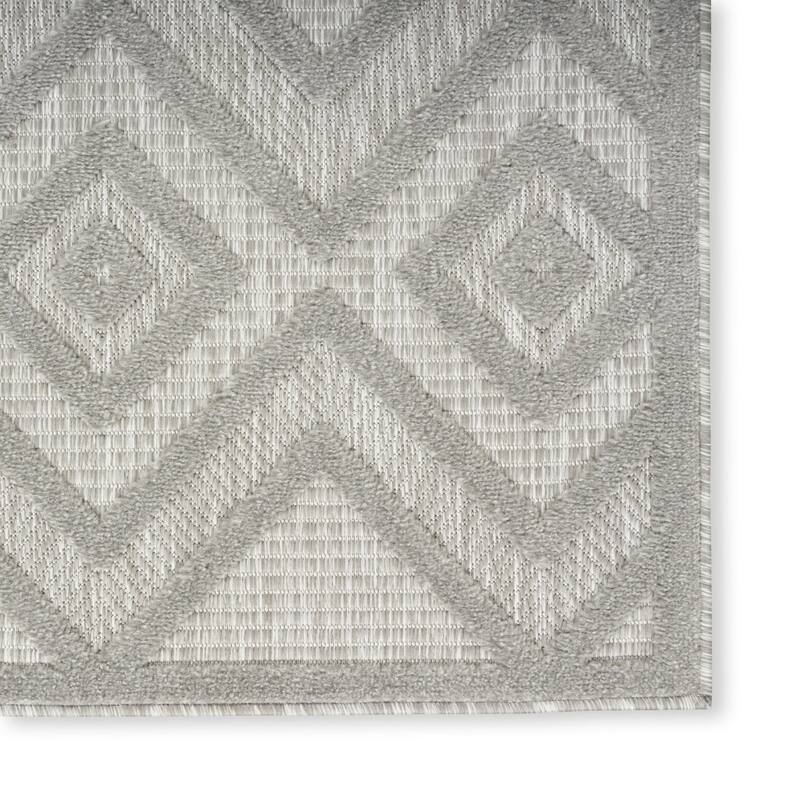 HomeRoots Contemporary Rectangle Outdoor Rug - 9' X 12'