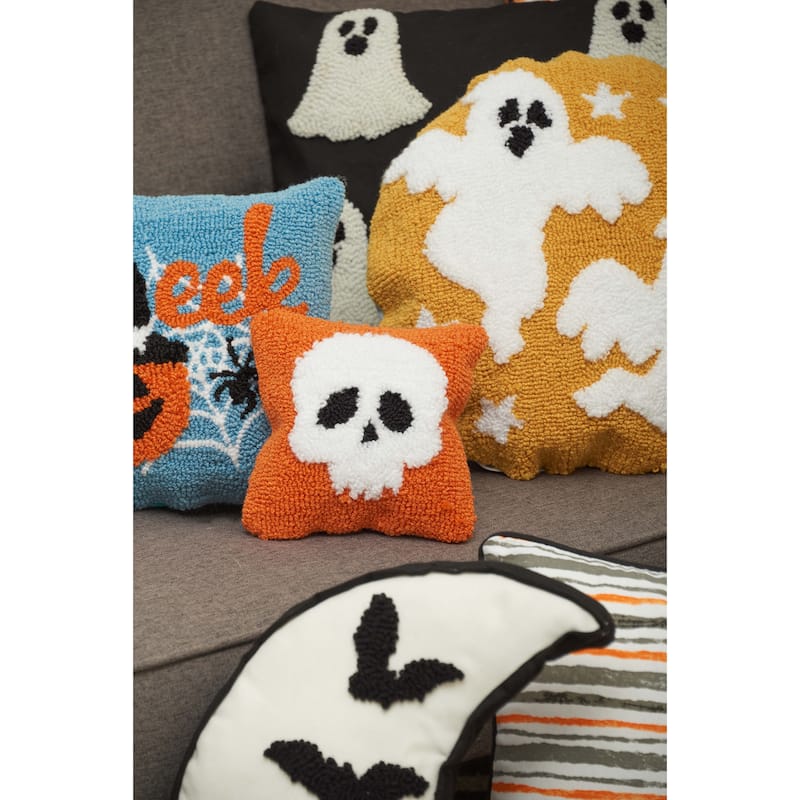 Mini Ghost Hooked Pillow