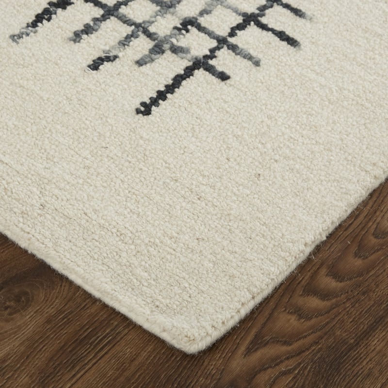 Sixu Hand Tufted Traditional Stain Resistant Durable Area Rug By HomeRoots - 8' x 10'