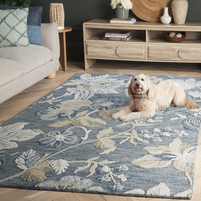 SAFAVIEH Handmade Jardin Novka Floral Wool Rug