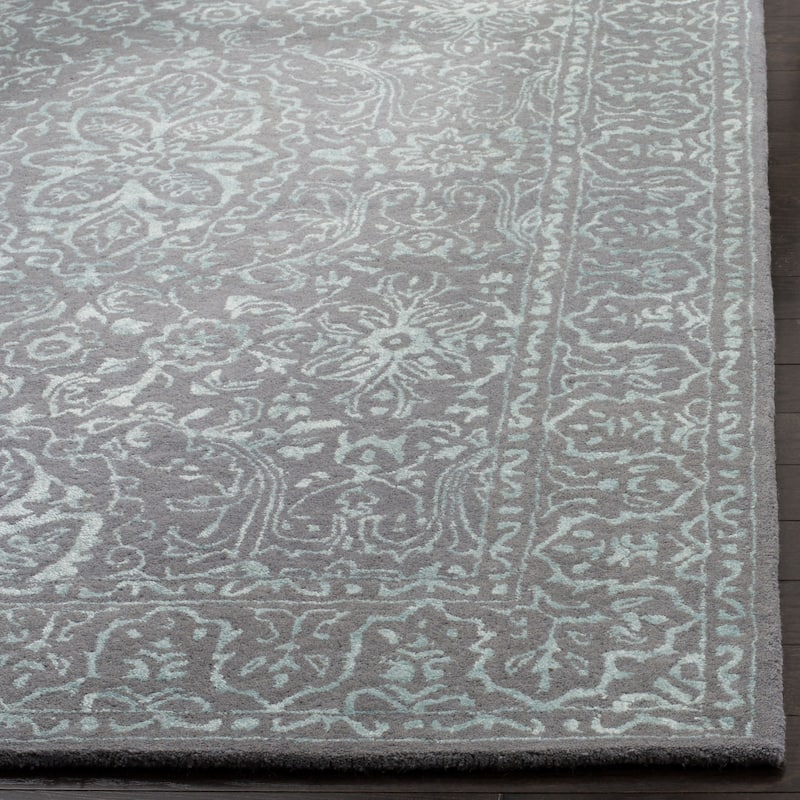 SAFAVIEH Handmade Glamour Dolors Modern Viscose Rug