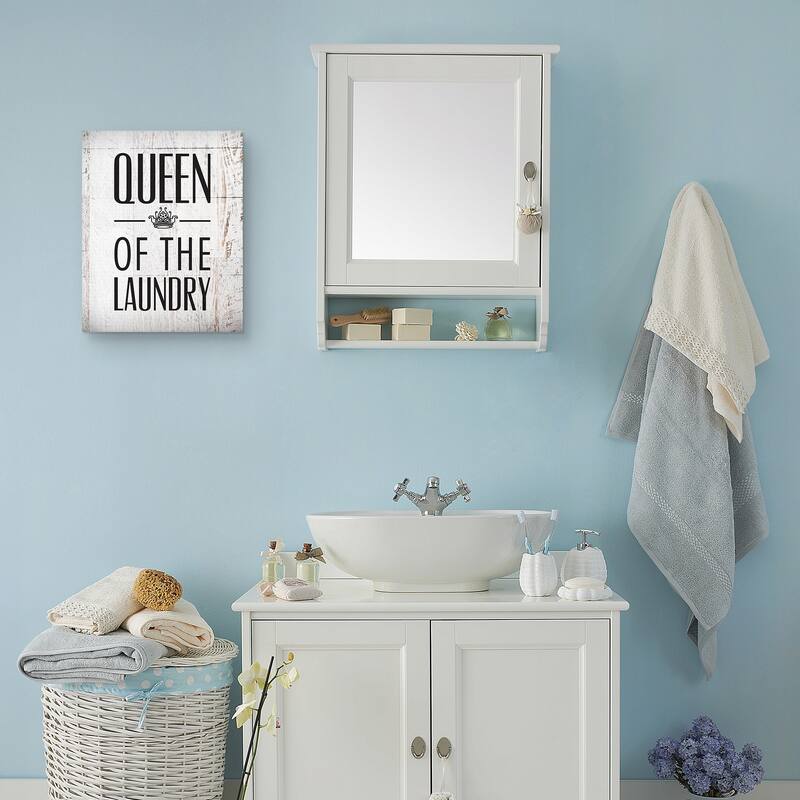 Queen of Laundry I Canvas Art Print