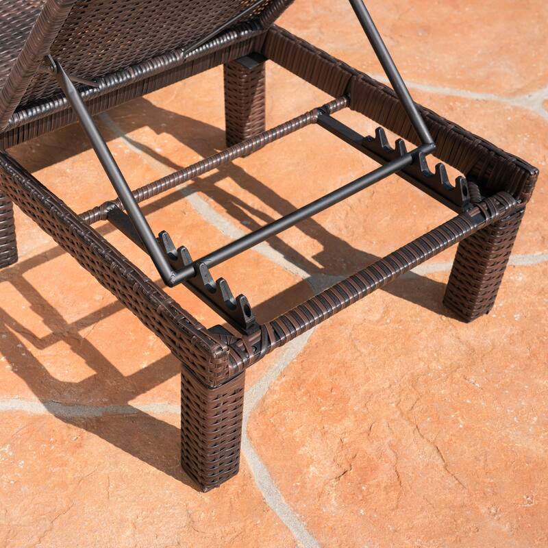 Jamaica Outdoor Wicker Chaise Lounge (Set of 4) by Christopher Knight Home