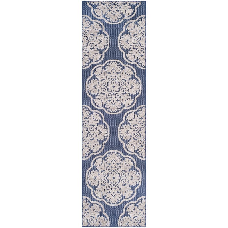 SAFAVIEH Cottage Magnhild Indoor/ Outdoor Patio Backyard Rug
