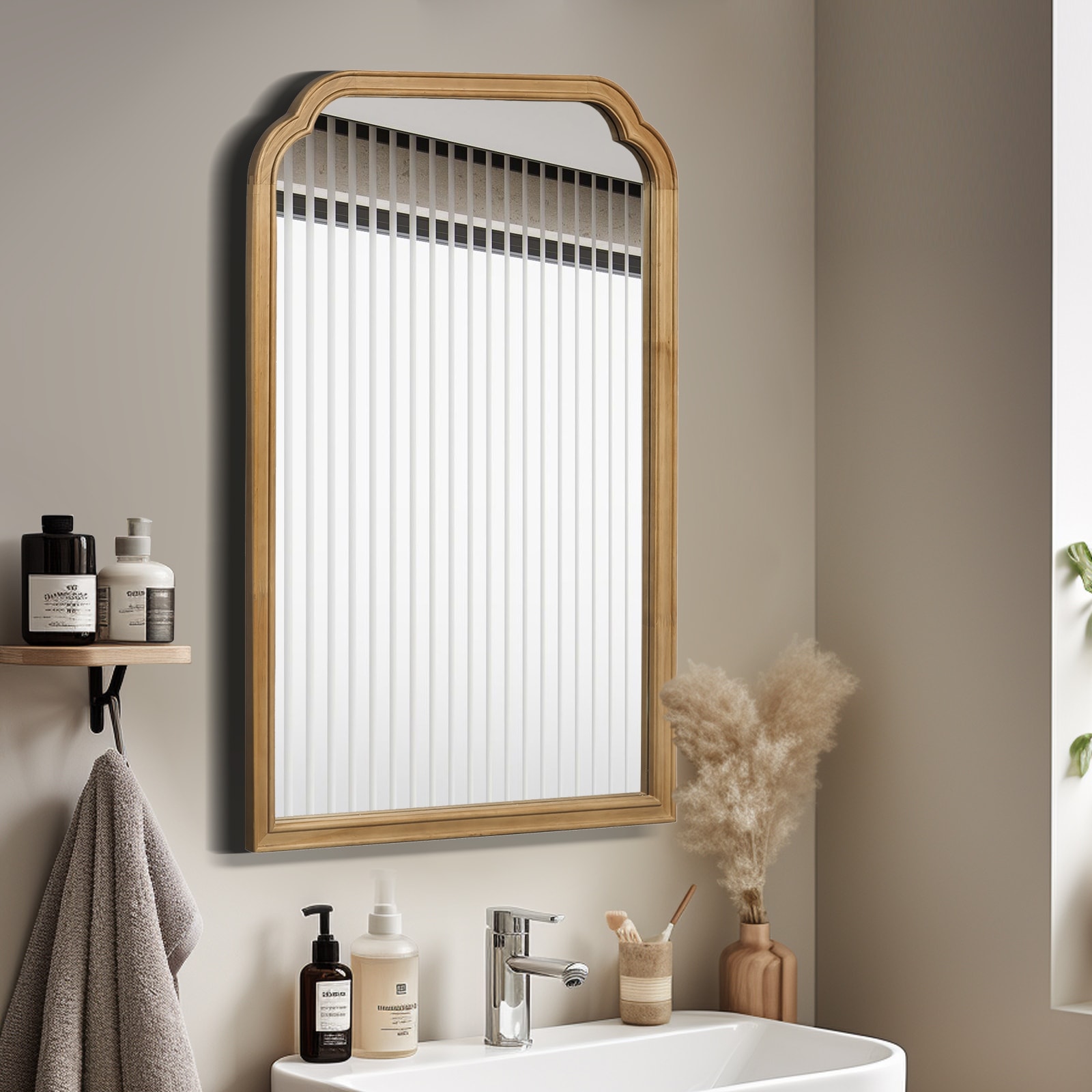 Top Corner Scalloped Rectangle Decorative Farmhouse Wall Mirror