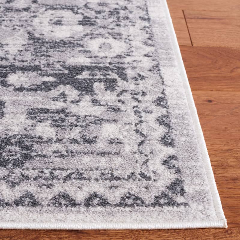 SAFAVIEH Toscana Anner Oriental Rug