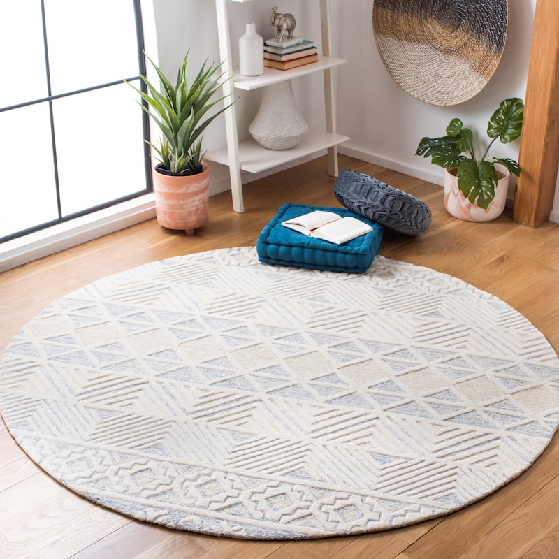 SAFAVIEH Handmade Artistry Mahmure Moroccan Wool Rug - 7' Round - Ivory/Light Grey