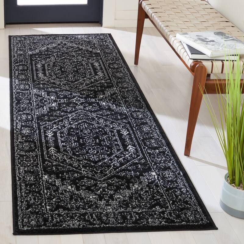 SAFAVIEH Adirondack Cheyenne Rustic Oriental Medallion Rug - 2'6" x 6' Runner - Black/Ivory