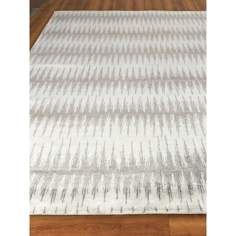 EXQUISITE RUGS Bamboo Silk Hand-knotted Grey/Silver Area Rug