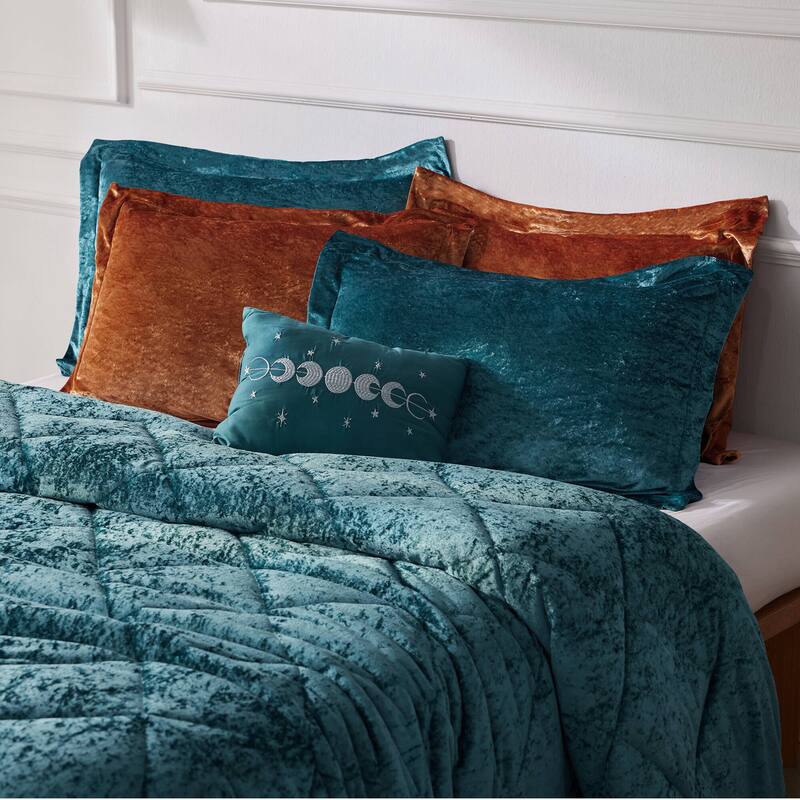 Intelligent Design Isabel Velvet Duvet Cover Set (Insert Excluded)