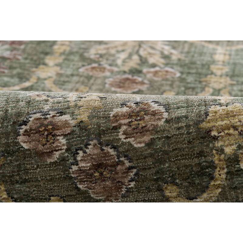 Momeni Wisteria Polyester Traditional Area Rug