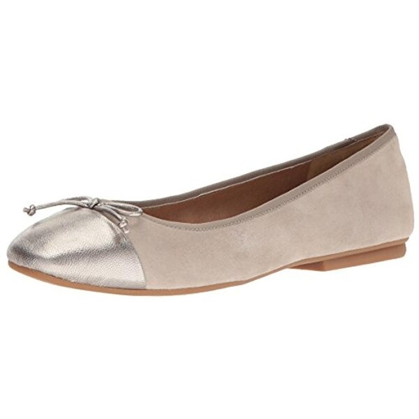 tahari flats