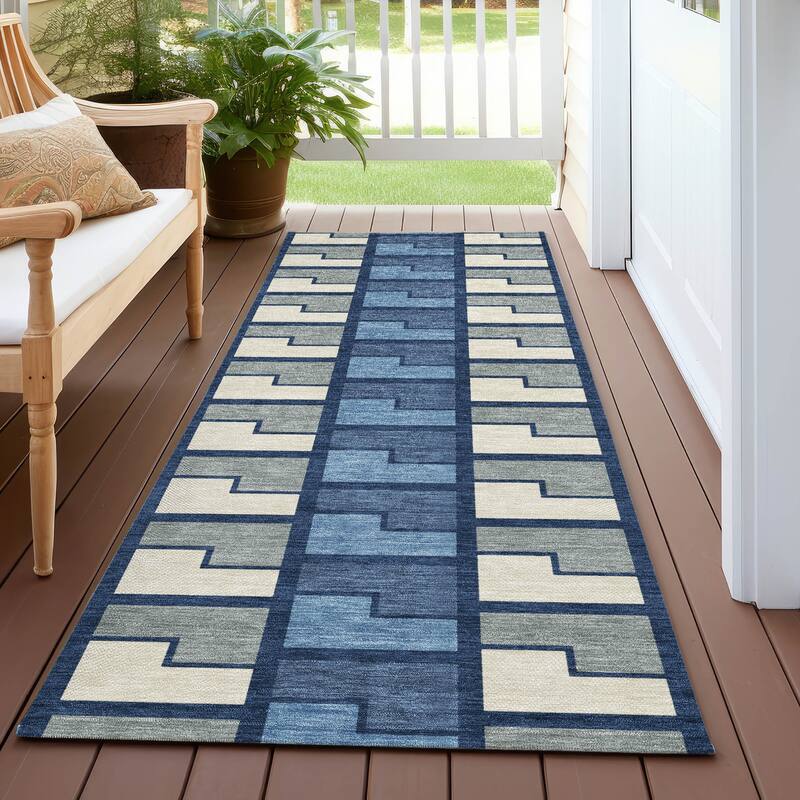 Machine Washable Indoor/ Outdoor Contemporary Kaylee Chantille Rug - Navy - 2'3" x 7'6"