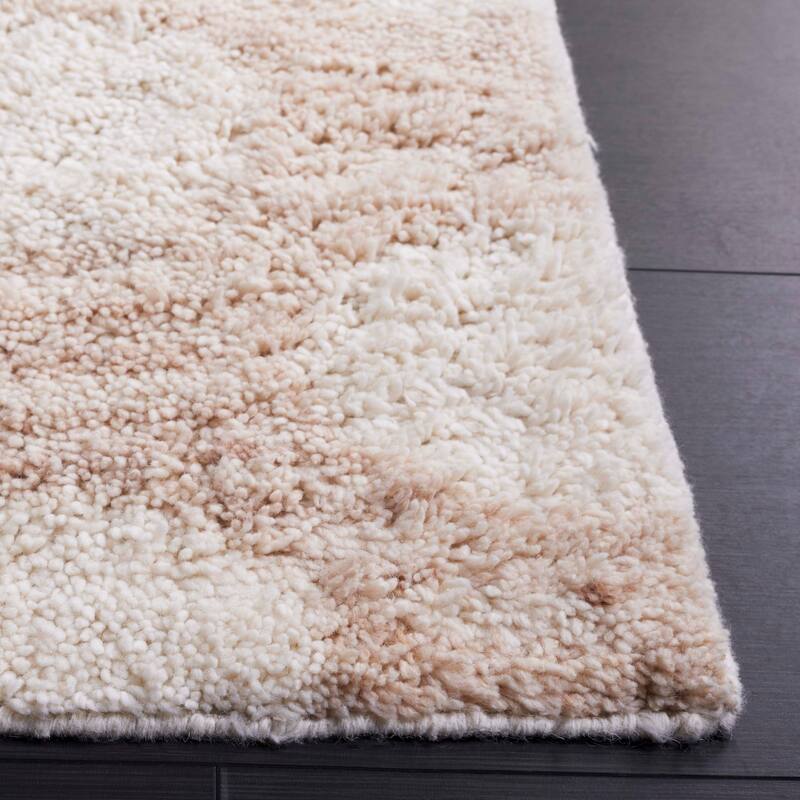 SAFAVIEH Handmade Vermont Genovica Wool Rug